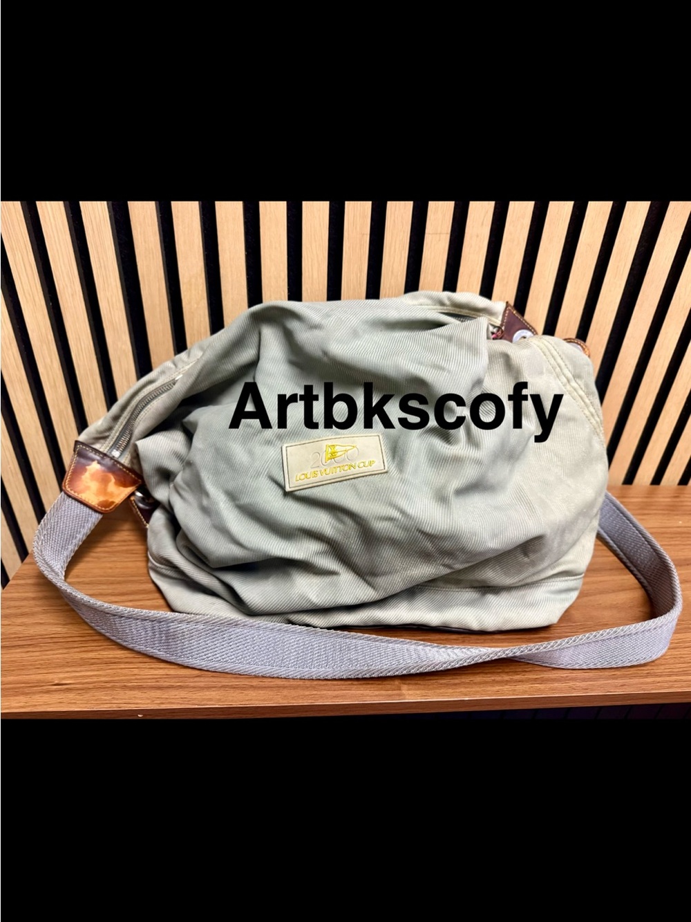 1/59 will win this Stella bag!! $25 Off $75 must be used in that show C RULES - Picture 4 of 16
